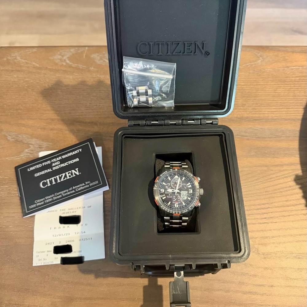 Men’s Citizen Promaster Skyhawk A-T
Atomic Timekeeping / Super Titanium™